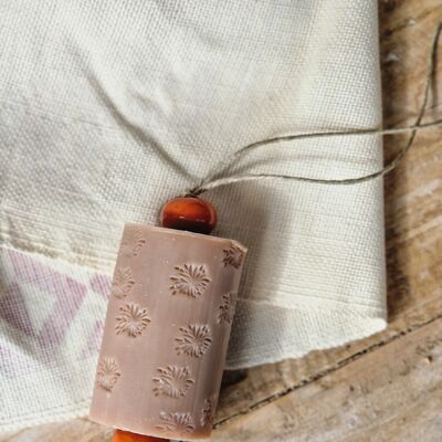 Jabón en cuerda con leche de burra ecológica “Flor de Cerezo”