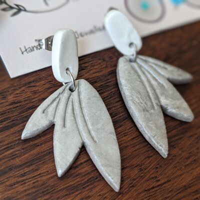 Grey petal earrings