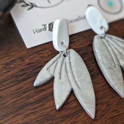 Grey petal earrings