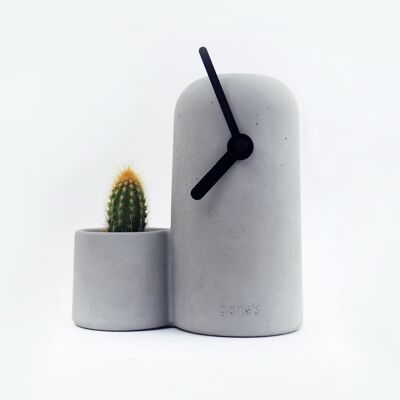 Black hands concrete clock - Silo