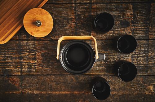 The Eichu Tee-Set aus schwarzer Keramik