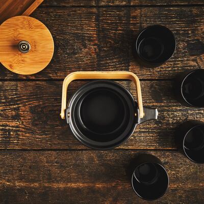 The Eichu tea set made of black ceramic