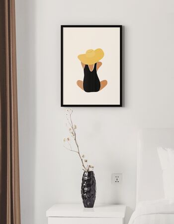 Poster Femme Abstraite au Chapeau Jaune - 30 x 40 cm 1