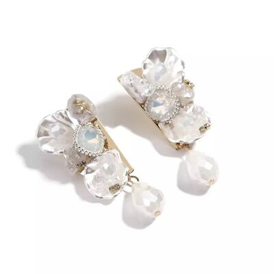 La Chanel Gold Pearl Freshwater Drop Earrings