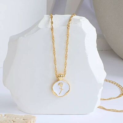 La Elizabeth Gold Rose Pendant Necklace