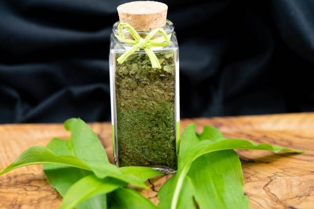 Organic Dried Wild Garlic From France - 50g - HECOSFAIR