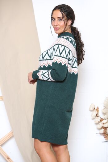 Robe pull de Noël verte à motif zigzag et col haut 2