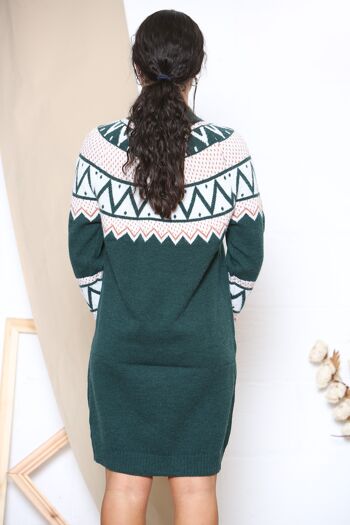 Robe pull de Noël verte à motif zigzag et col haut 3