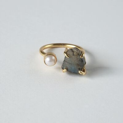 Rings - Gold, Labradorite woman and mini Pearl.   Adjustable.   Imitation jewelry.   Golden.   Hand made.   Weddings, guests.