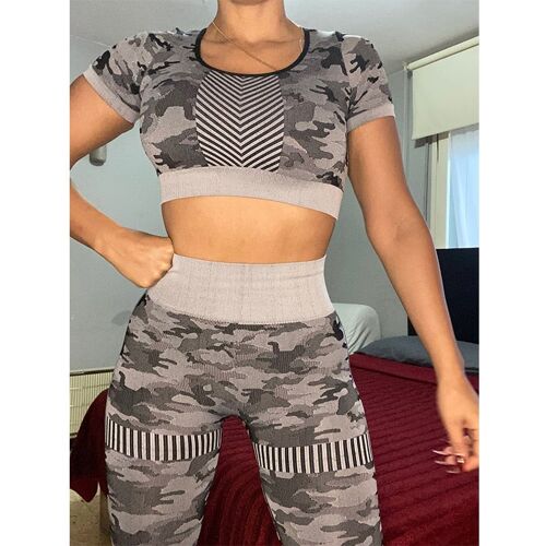 Camo Seamless Crop Set