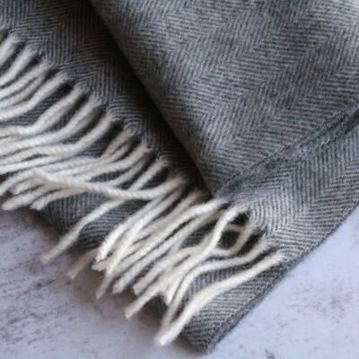 Traditioneller Schal aus extrafeiner Wolle von Maxime