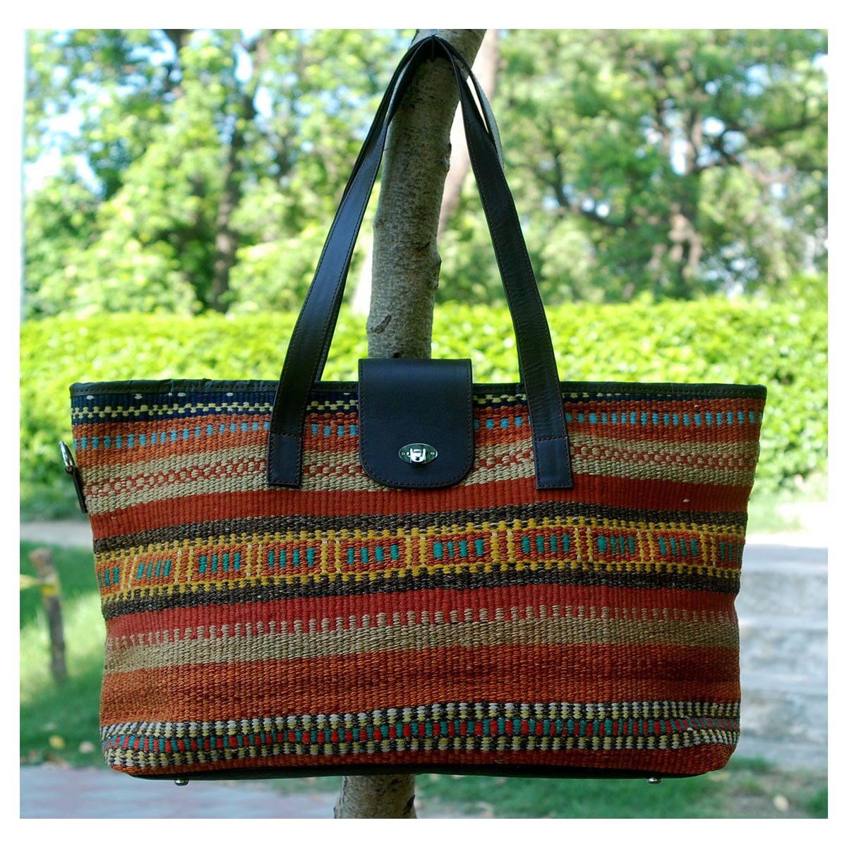 Borsa Kilim in pelle nera perla