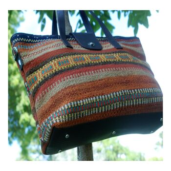 Sac Kilim en cuir noir perlé 4