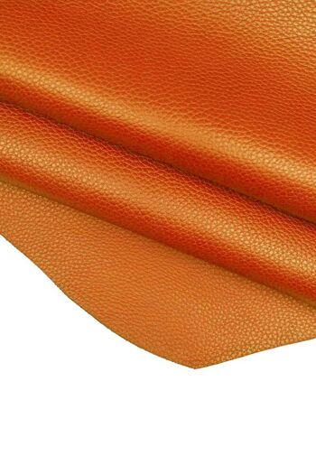 K0038LB | Marque-page cœur fabriqué en Italie en véritable cuir pleine fleur, grain dollar - Couleur orange - Dimensions : 6 x 5,5 x 0,5 cm - Emballage : fond/couvercle rigide Coffret cadeau 4