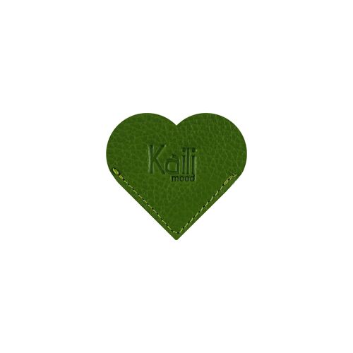 K0038EB | Segnalibro Cuore Made in Italy in Vera Pelle pieno fiore, grana dollaro - Colore Verde - Dimensioni: cm 6 x 5,5 x 0,5 - Confezione: Gift Box rigido fondo/coperchio