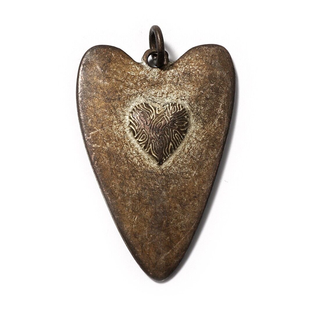 Cuore Sahara, Amuleto L