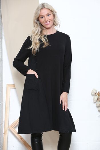 Robe noire à manches longues avec panneaux 1