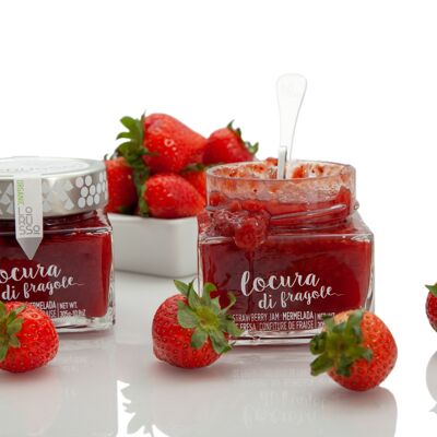 Organic artisan strawberry jam 85% fruit 305g. Reduced sugar content.
