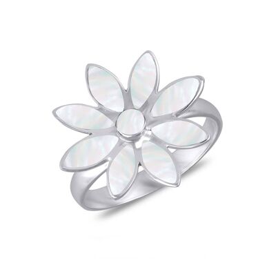 White mother-of-pearl flower ring on silver 41005