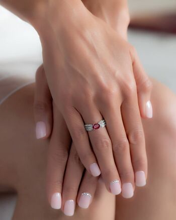 Bague Or Blanc Rubis et diamants 2.89grs 3