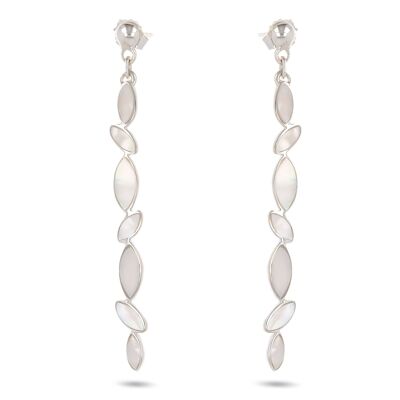 Orecchini in madreperla bianca in argento 925 con petali grafici lavorati a mano - 60 mm