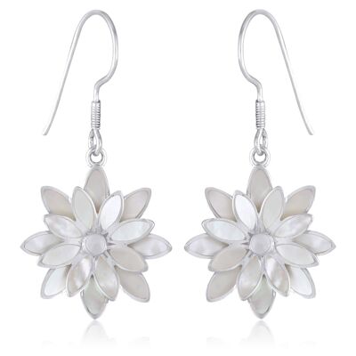 White mother-of-pearl double flower earrings K45013