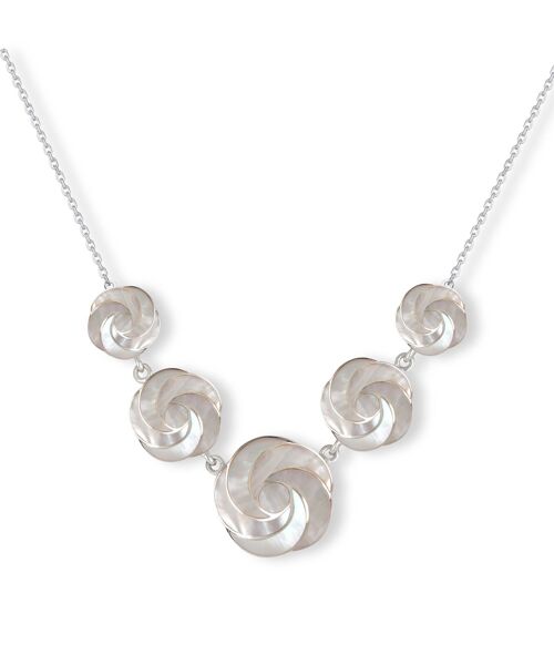 Collier fleur de nacre blanche effet spirale K48001