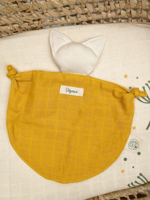 Doudou plat chat jaune en coton bio