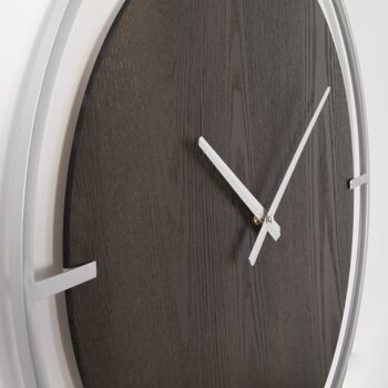 Horloge murale minimaliste en bois et argent 3