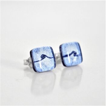 Boucles d'oreilles boutons Ola en argent et verre, couleur bleu clair 3