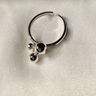 Charm ring with sfaire