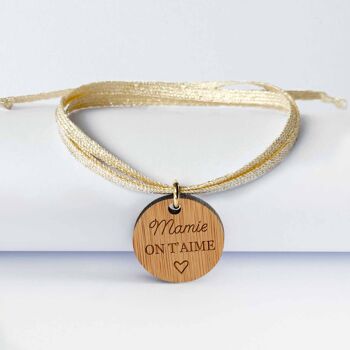 Ancien Bracelet 3 tours médaille gravée bois dormeuse ronde "mamie on t'aime" 1