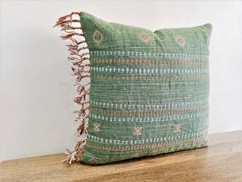 Housse de coussin en lin brodé vert 7