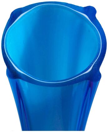 Vintage Tall / vase en verre de couleur bleu clair 2