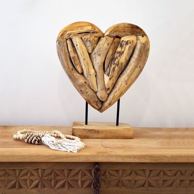 Escultura de corazón de teca