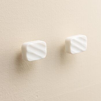 Boutons de tiroir rectangulaires en marbre blanc Eesha 2