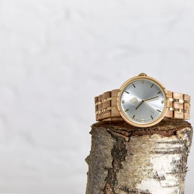Die Teakholzuhr – handgefertigte Uhr aus veganem Holz