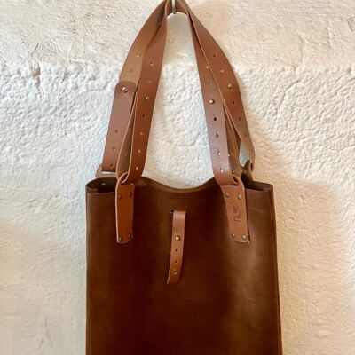 Leather handbag. Made of 100% Natural suede leather, 1.5 mm thick leather treated against water, it is waterproof. opplav COUNTRYSIDE ( Tobacco Brown)