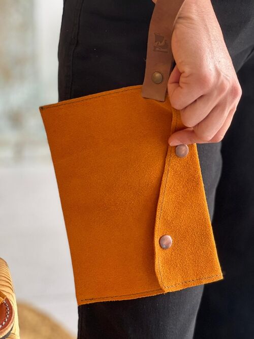 Artisan Clutch bag-Made of 100% Natural suede leather, 1.4mm thick leather- treated against water-it is waterproof. Opplav solnedgang Suede.(Pumpkin-orange)
