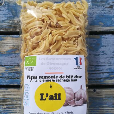 Pasta biologica all'aglio (semola di grano duro).