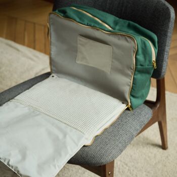 Le sac à langer parfait + matelas intégré - Vert lumineux doublé de blanc 2