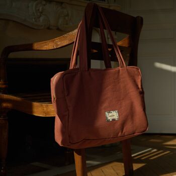 Le sac à langer parfait + matelas intégré - Terracotta vibrant doublé de fleurs 1