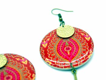 Boucles d'oreilles résine ethniques indiennes rouge, doré, motifs paisley 4