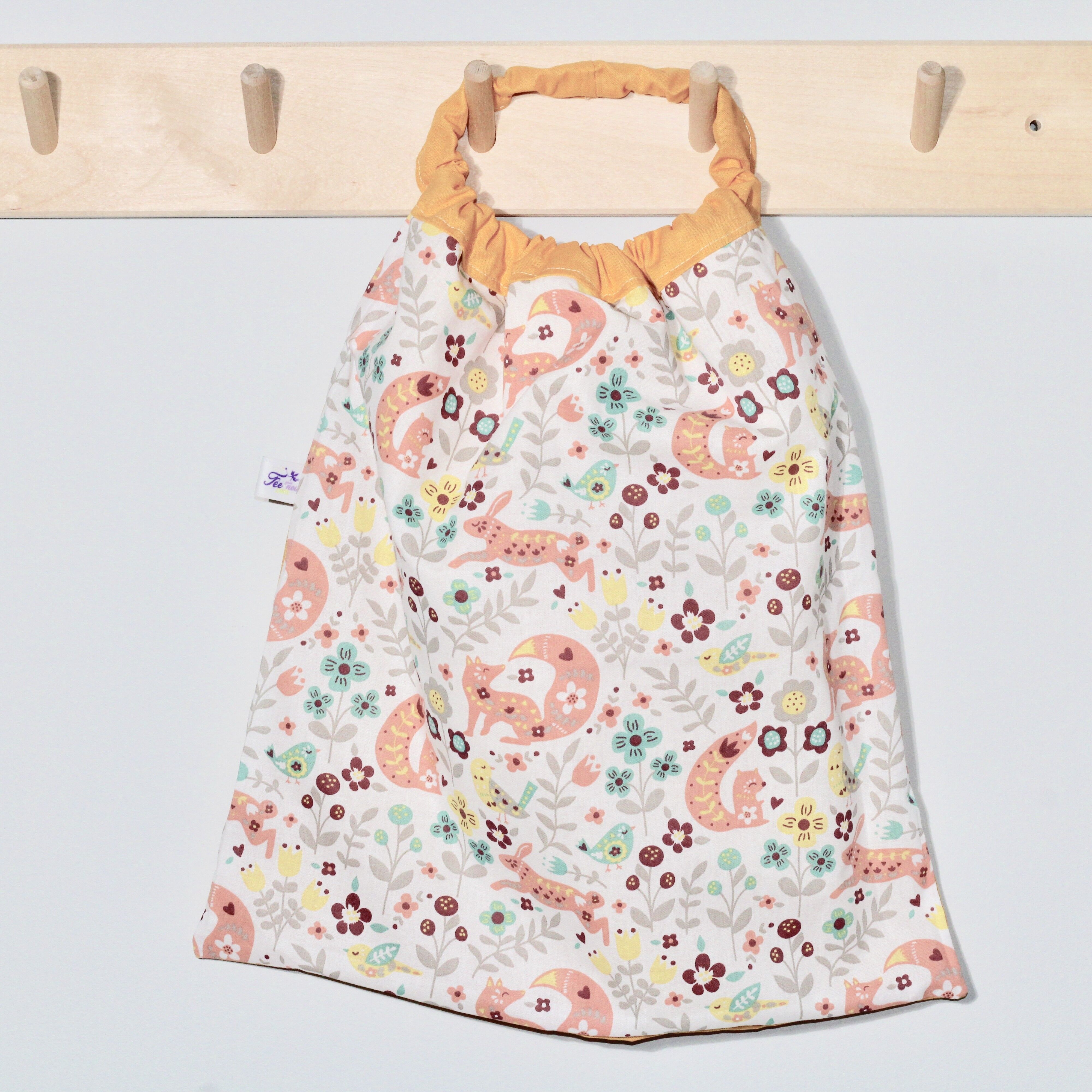 Elastic bib towel - enchanted forest