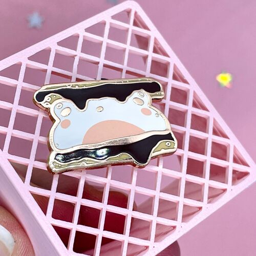 Frog Pin | Hard Enamel Pin | Rose Gold | Funny S'mores Food | Frog Pin Set | Frog Badge | Cute Pin | Frog Friend | Sweet Small Pin