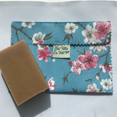 BLUE FLORAL waterproof fabric soap pouch - Girls in green - Made in France 🇫🇷