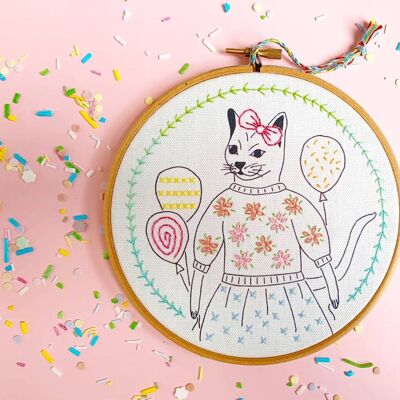 StitchPop Party Cat Embroidery Kit - level 2