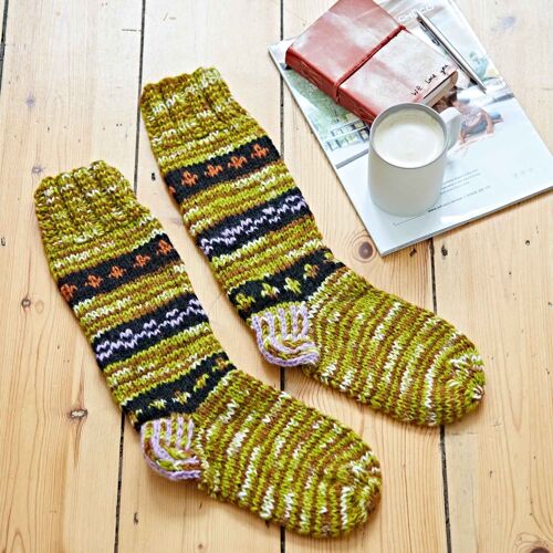 Handknitted Woollen Fuji Socks - Green and Black - LARGE