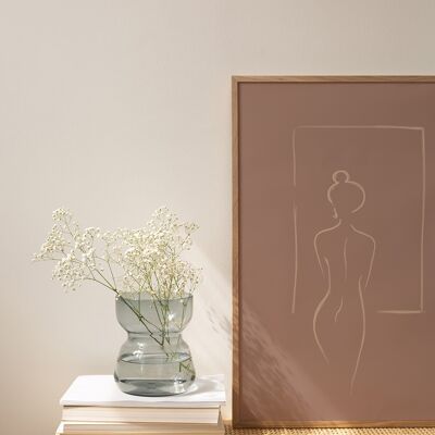 Frau am Fenster, Terrakotta (Poster 30x40cm)