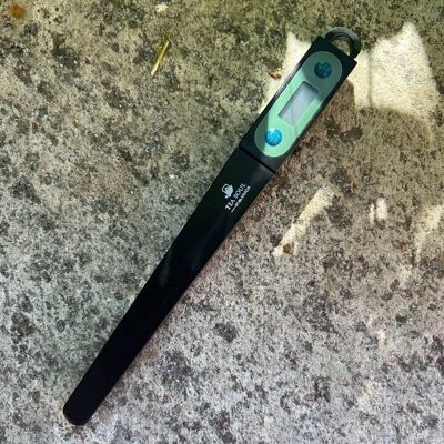 Digital thermometer